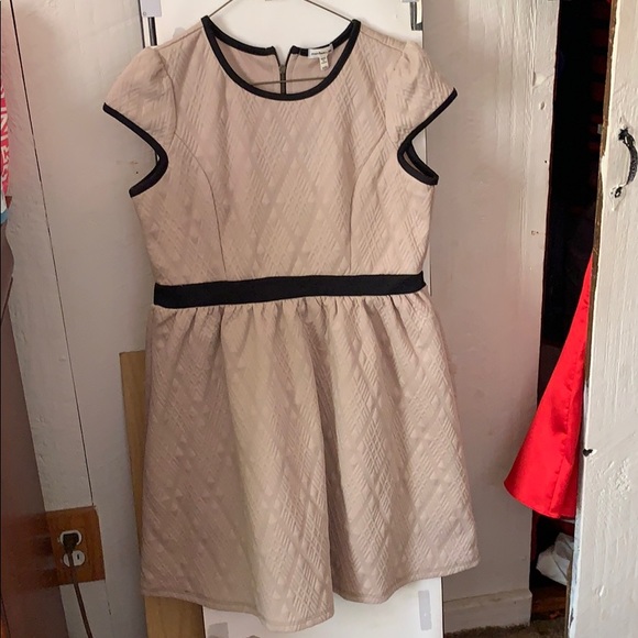 Brown and Black Flared Dress - Picture 1 of 3